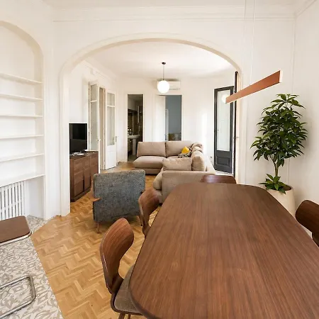 Cycle Haven Iil - Spacious 4br, Lift & Ac Gerona
