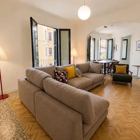Cycle Haven Ii - Spacious 4br, Lift & Ac Apartament *